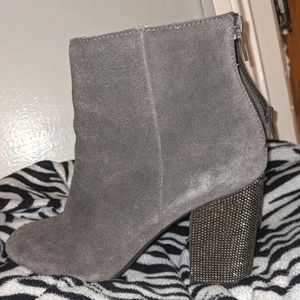 Reaction Kenneth Cole Size 7 Bejeweled Heal Suede Shoes